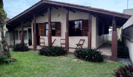 Casa à Venda em Coroados na quadra do Mar!