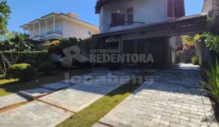 Linda casa de 3 dormitórios no Damha I