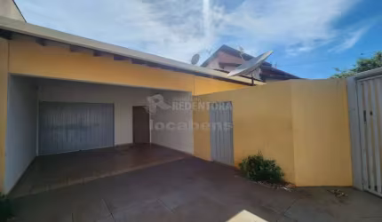 Casa no bairro Tarraf II com 3 dormitórios e 04 vagas de garagem.