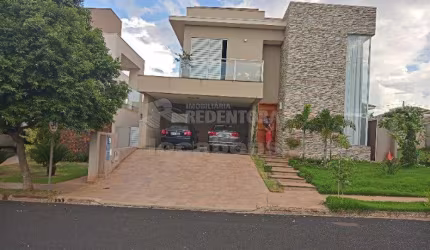 Maravilhoso Sobrado de Alto Padrão à Venda