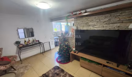 Casa Padrão em Guapiaçu