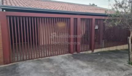 Casa Térrea - Bairro São Deocleciano.