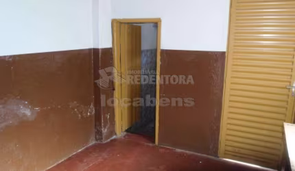 VILA SANTA CRUZ - Perto da Av da Saudade, 3 casas em um mesmo lote, sendo 2 com 2 dorms e uma tipo edícula com 1 dorm