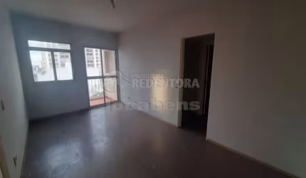 Apartamento de 1 dormitório no Centro de Rio Preto com sacada e elevador