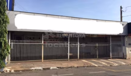 Excelente Salão comercial em Avenida de grande Fluxo em Rio Preto