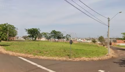 Terreno de esquina em Bady com 229m²