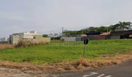 Terreno de esquina no Residencial Menezes 2