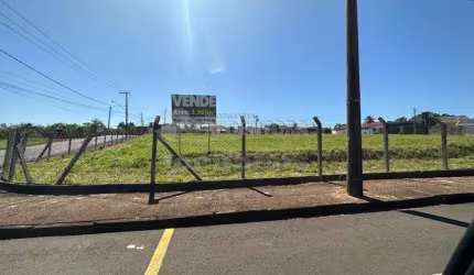 Terreno de esquina comercial no Parque das Flores II
