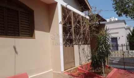 Vila Fioreze - Uma quadra da Av Alberto Andaló, em esquina - 3 casas em um mesmo lote, frente 3 dorms, fundos 1 dorm cada
