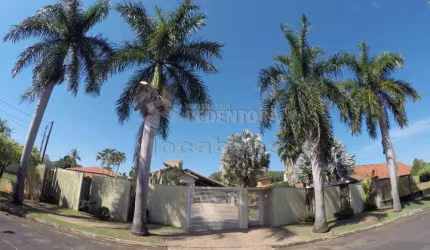 Linda Casa Condomínio Monte Carlo