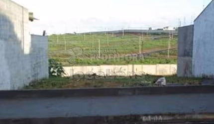 Parque das Amoras I - Terreno em bom local do bairro com 200m²