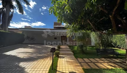 Vendo - Linda Casa - Condomínio Damha II