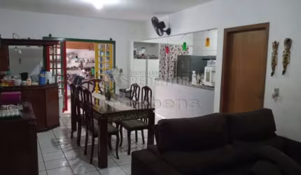 Casa na Vila São Pedro