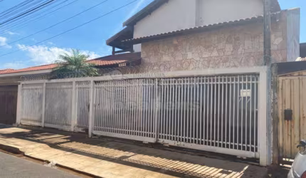 Romano Calil - Sobrado com 3 dormitórios sendo 1 tipo apartamento com closet,