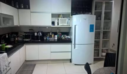 Damha II - Casa assobradada com 05 dormitórios