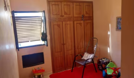 Apartamento a venda no bairro Jardim Santa Lúcia de 02 dormitórios com armários, 01 vaga de garagem coberta.