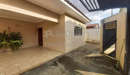 Excelente Casa Residencial para Locação/Venda - 3 Dormitórios / Jardim Mugnani