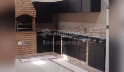 Casa a venda no bairro Nato Vetorasso, com 03 dormitórios e varanda com churrasqueira