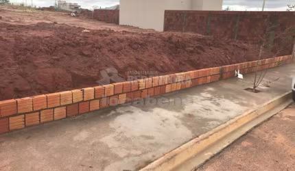 Terreno Padrão em Mirassol