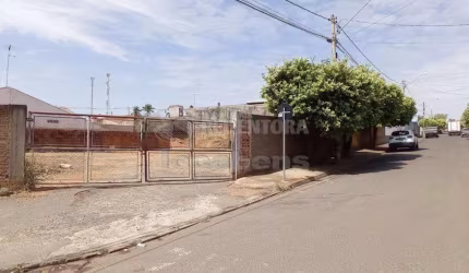 Excelente Terreno comercial ou residencial com 816 m² de Área.