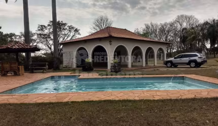 Recanto dos Eduardos casa / chácara possuindo 4 dormitórios