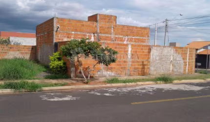 SÃO THOMAZ II - Casa com projeto de 3 dorms, em esquina inacabada, entregar no estado