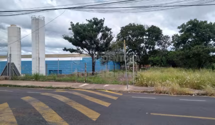Vila Toninho - Excelente área comercial com 2.725m²