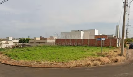 Terreno de esquina no Menezes 2
