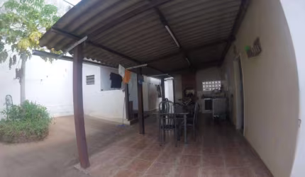 Casa 02 dormitórios Vila Imperial