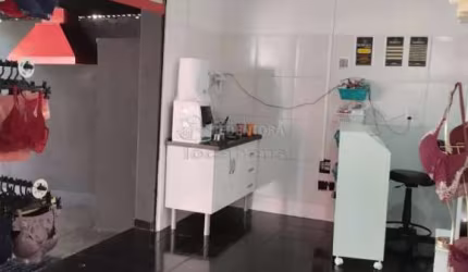 Cidade Nova - Imóvel Misto - Salão comercial na Frente e 2 casas nos fundos, boas para renda, as casas já alugadas