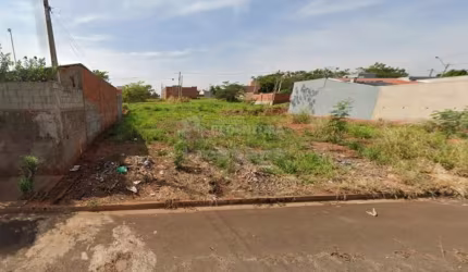 Terreno de 220 m² em Bady