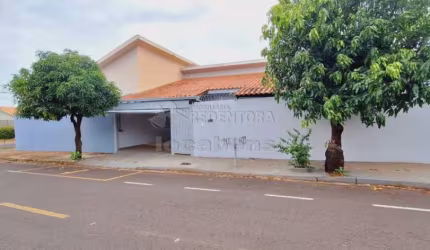 Casa com 3 dormitórios no Jardim Tarraf II