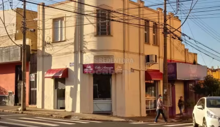 Excelente Sobrado Comercial com sobreloja no centro