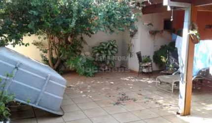 Casa Residencial 03 dormitórios - Jardim Alto Alegre