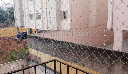 Apartamento / 02 dormitórios com sacada - Edifício Albina