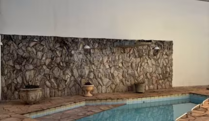 Casa Condomínio 03 Dormitórios - Damha I