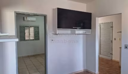 Ótima Casa Residencial/Comercial para Locação/Venda - 2 Dormitórios / Jardim Fuscaldo