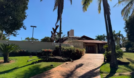 Damha I excelente sobrado com 4 suítes e amplo jardim