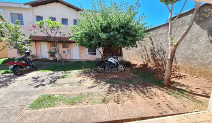Excelente Casa em Condomínio para Locação - 3 Dormitórios / Giardino