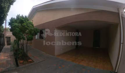 Excelente casa com 3 dormitório no bairro Quinta das Paineiras