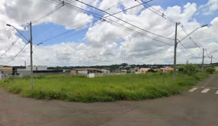 Lote comercial de esquina com 446m² no Empresarial Spotti