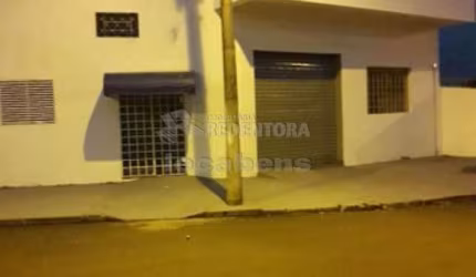 Salão comercial de 180 mt² no bairro Jardim Maria Lucia