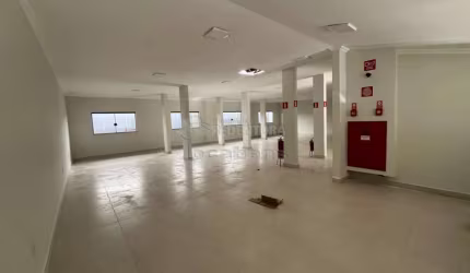 Salão Comercial com 425,00m² no bairro Vila Redentora