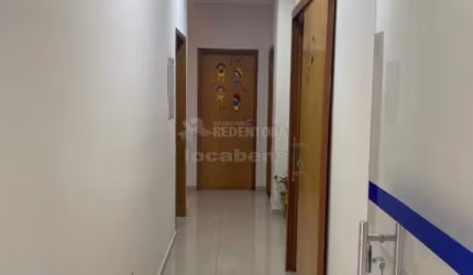 Casa comercial com 12 salas e edícula nos fundos no bairro Boa Vista.