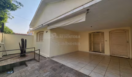 Locação de Casa de 03 dormitórios localizado no Bairro Vila Anchieta.