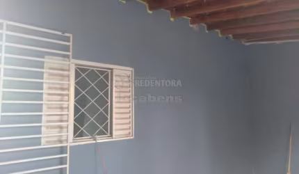 Casa padrão com 2 dormitórios - 1 vaga de garagem- Jardim Arroyo