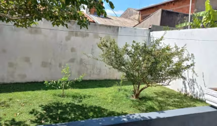 Venda de Casa com 02 dormitórios no bairro Jardim Santo Antônio.
