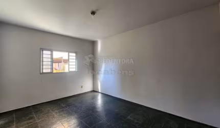 Apartamento com 3 dormitórios sendo 1 tipo apartamento localizado no Centro.