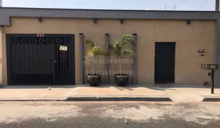 Excelente Casa Residencial para Venda - 4 Dormitórios / Solo Sagrado I