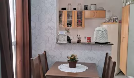 Apartamento de 2 dormitórios no Jardim simões